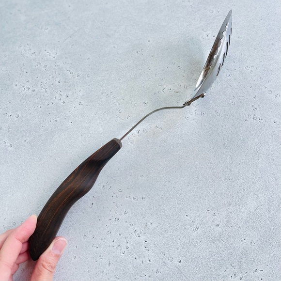 Vintage Cutco No. 13 Slotted Spoon Brown Swirl Handle - Picture 5 of 7